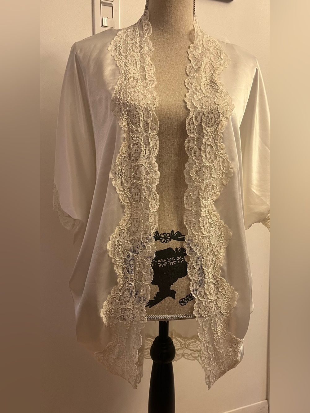 Vintage Ivory Satin Lace Trim Shrug Dolman Sleeve Cocoon Robe Cream OS